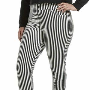NWT HUE Black White Gray Summer Stripe Ultra Soft Denim Capri Leggings Sz M